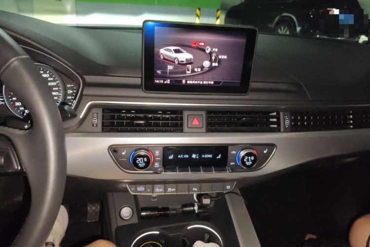 Used Audi A5 2019 Sportback 40 TFSI Fashion Model Audio And AC Panel