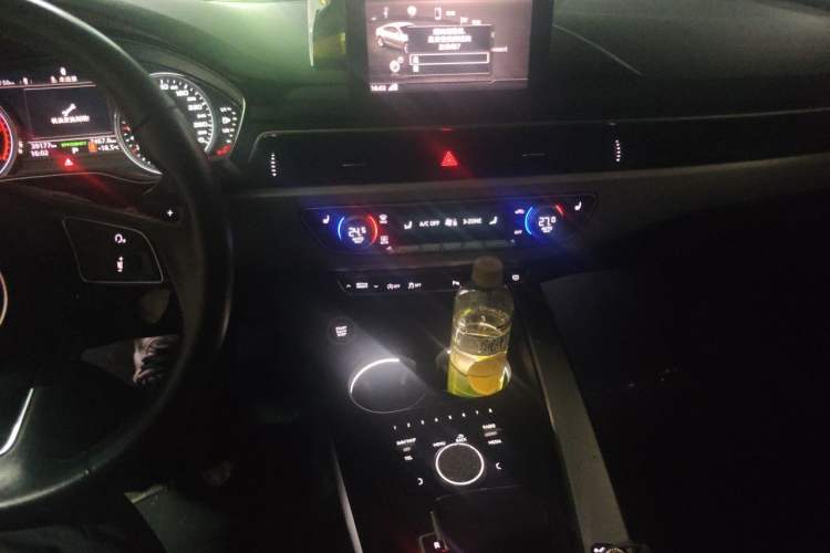 Used Audi A5 2019 Sportback 40 TFSI Fashion Model Audio And AC Panel