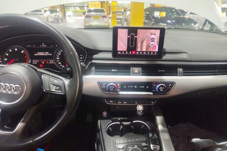 Used Audi A5 2019 Sportback 40 TFSI Fashion Model Audio And AC Panel