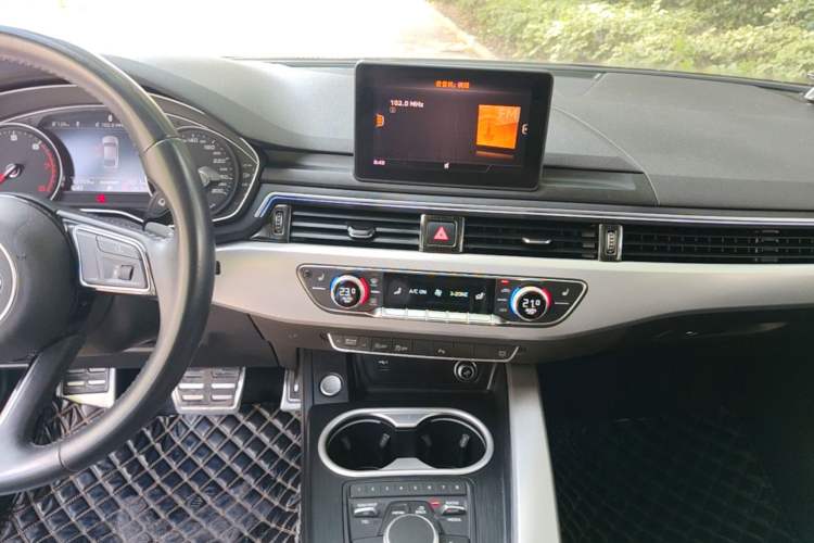 Used Audi A5 2019 Sportback 40 TFSI Fashion Model Audio And AC Panel