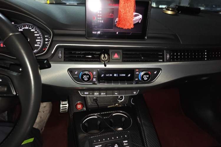 Used Audi A5 2019 Sportback 40 TFSI Fashion Model Audio And AC Panel