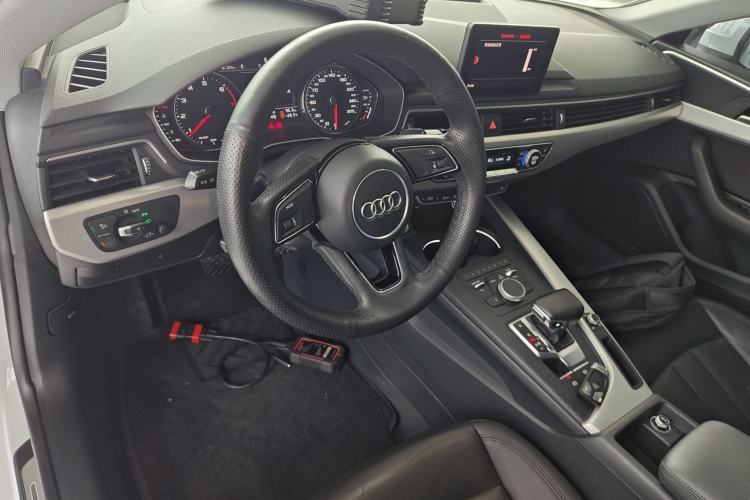 Used Audi A5 2019 Sportback 40 TFSI Fashion Model Center Console