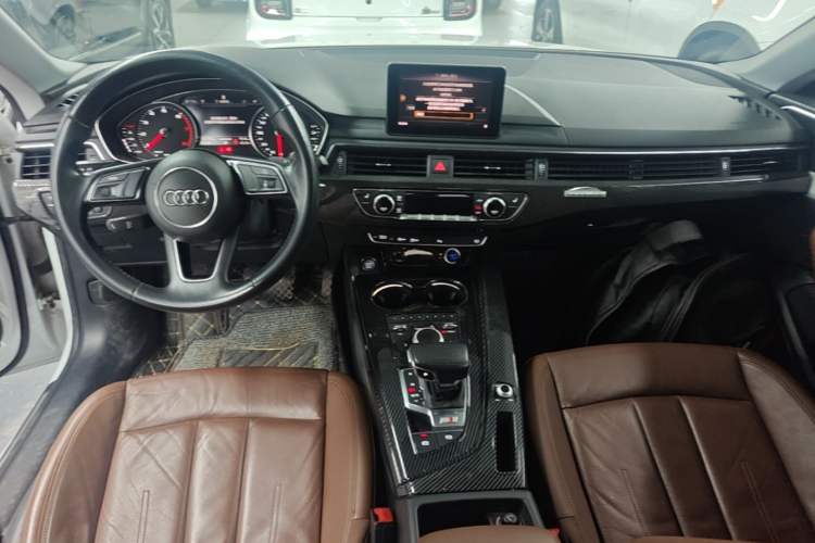 Used Audi A5 2019 Sportback 40 TFSI Fashion Model Center Console