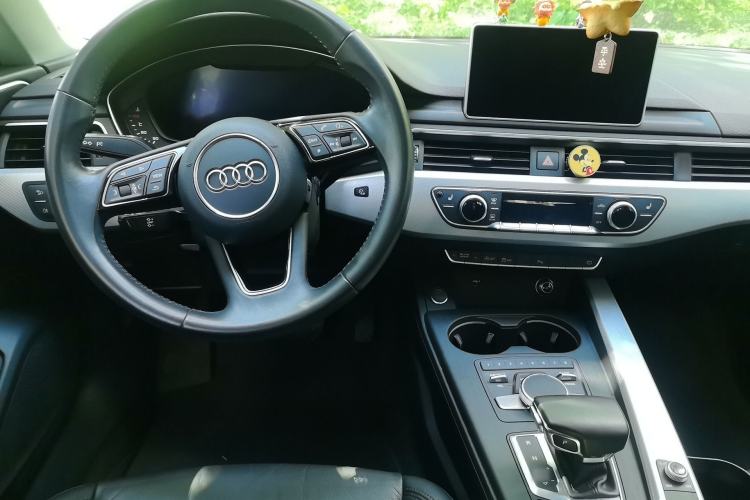Used Audi A5 2019 Sportback 45 TFSI Fashion Model Center Console