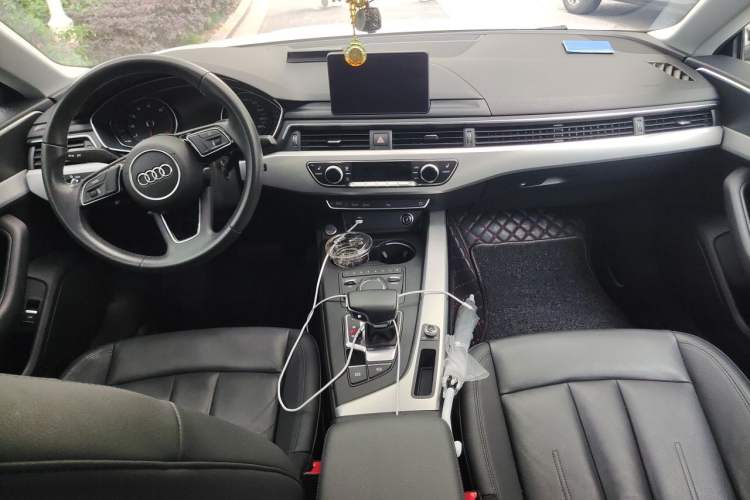 Used Audi A5 2019 Sportback 40 TFSI Fashion Model Center Console
