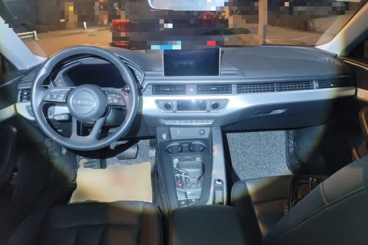 Used Audi A5 2019 Sportback 45 TFSI Fashion Model Center Console