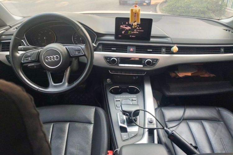 Used Audi A5 2019 Sportback 40 TFSI Fashion Model Center Console