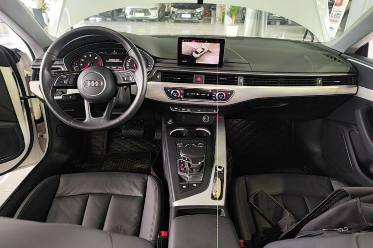Used Audi A5 2019 Coupe 40 TFSI Fashion Edition China V Emission Standard Center Console