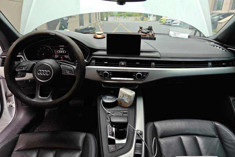 Used Audi A5 2019 Cabriolet 40 TFSI Fashion Edition China V Center Console