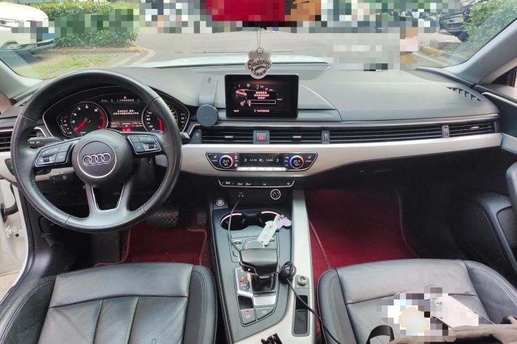 Used Audi A5 2019 Sportback 40 TFSI Fashion Model Center Console