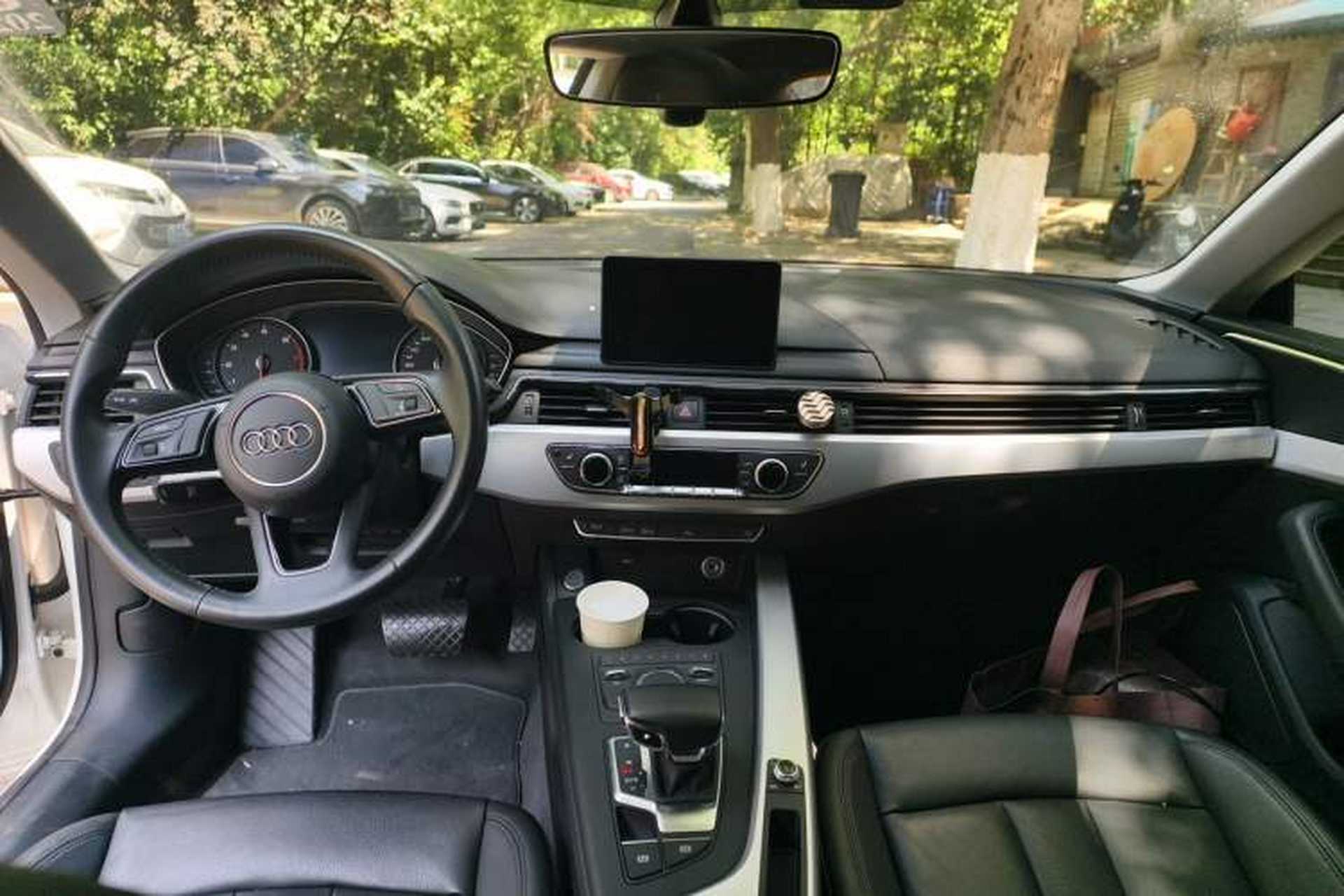 Used Audi A5 2019 Coupe 40 TFSI Fashion Edition China V Emission Standard Center Console