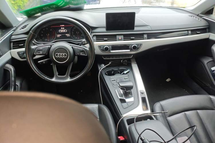 Used Audi A5 2019 Sportback 40 TFSI Fashion Model Center Console