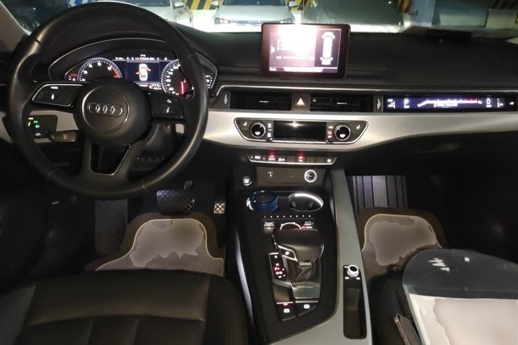 Used Audi A5 2019 Sportback 40 TFSI Fashion Model Center Console
