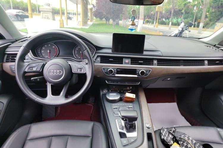 Used Audi A5 2019 Sportback 40 TFSI Fashion Model Center Console