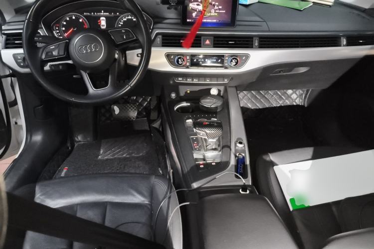 Used Audi A5 2019 Sportback 40 TFSI Fashion Model Center Console