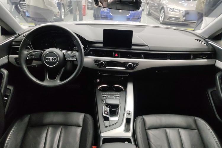 Used Audi A5 2019 Sportback 40 TFSI Fashion Model Center Console