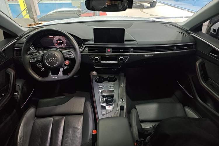 Used Audi A5 2019 Sportback 45 TFSI quattro Sport Model Center Console