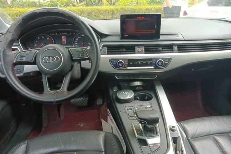 Used Audi A5 2019 Sportback 40 TFSI Fashion Model Center Console