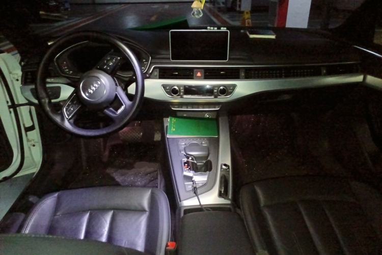 Used Audi A5 2019 Sportback 45 TFSI Fashion Model Center Console