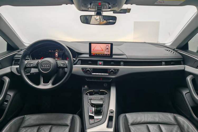 Used Audi A5 2019 Sportback 40 TFSI Fashion Model Center Console