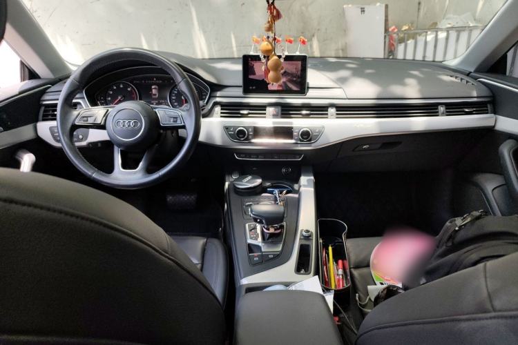 Used Audi A5 2019 Sportback 40 TFSI Fashion Model Center Console