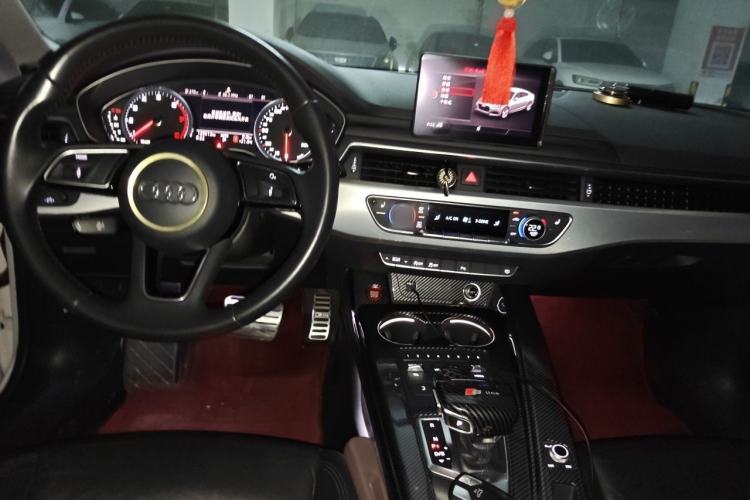 Used Audi A5 2019 Sportback 40 TFSI Fashion Model Center Console