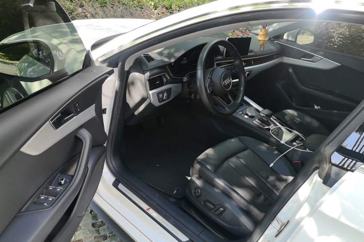 Used Audi A5 2019 Sportback 45 TFSI Fashion Model Driver Seat