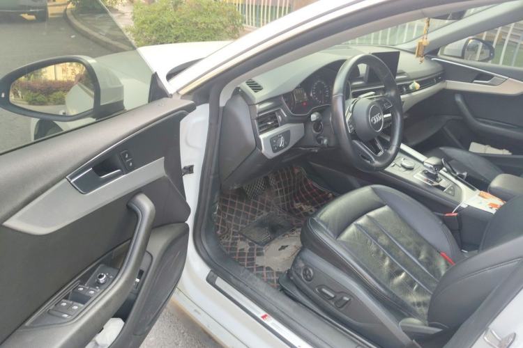 Used Audi A5 2019 Sportback 40 TFSI Fashion Model Driver Seat