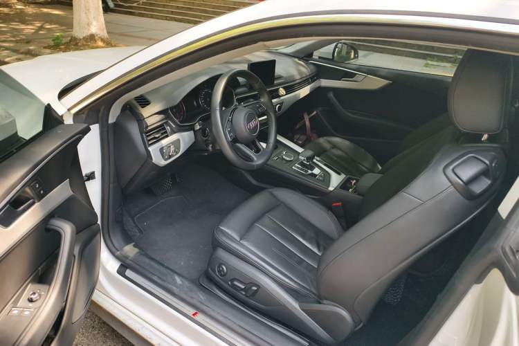 Used Audi A5 2019 Coupe 40 TFSI Fashion Edition China V Emission Standard Driver Seat