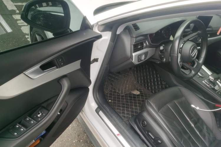 Used Audi A5 2019 Sportback 40 TFSI Fashion Model Driver Seat