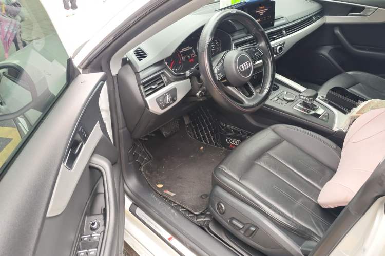Used Audi A5 2019 Sportback 40 TFSI Fashion Model Driver Seat