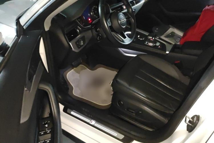 Used Audi A5 2019 Sportback 40 TFSI Fashion Model Driver Seat