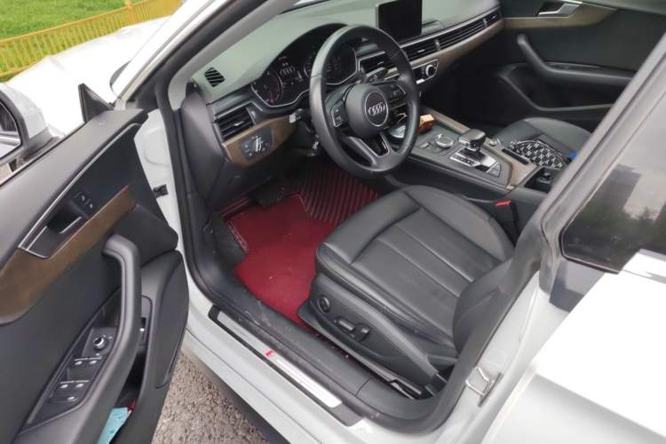 Used Audi A5 2019 Sportback 40 TFSI Fashion Model Driver Seat