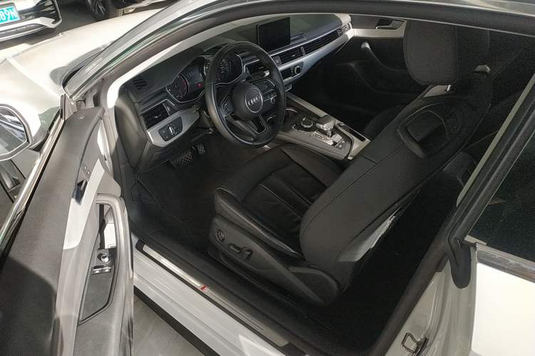 Used Audi A5 2019 Coupe 40 TFSI Fashion Edition China V Emission Standard Driver Seat