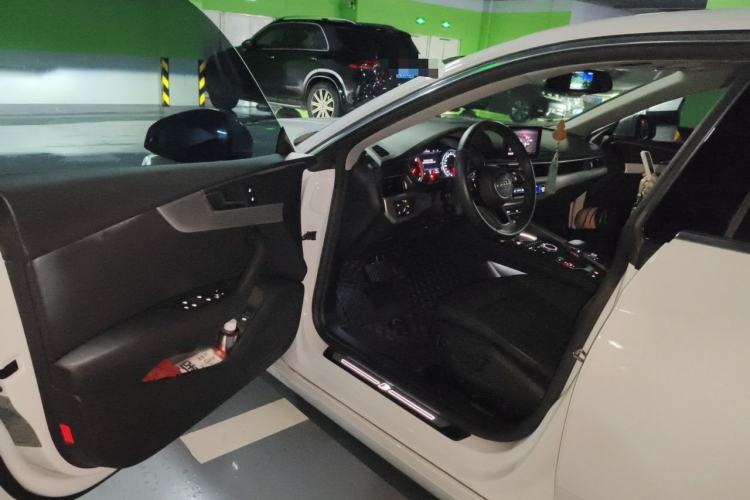 Used Audi A5 2019 Sportback 40 TFSI Fashion Model Driver Seat