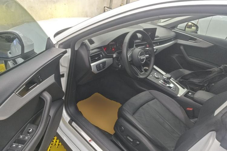 Used Audi A5 2019 Sportback 40 TFSI Fashion Model Driver Seat