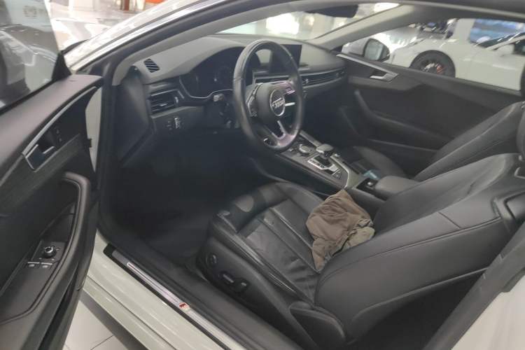 Used Audi A5 2019 Coupe 40 TFSI Fashion Edition China V Emission Standard Driver Seat