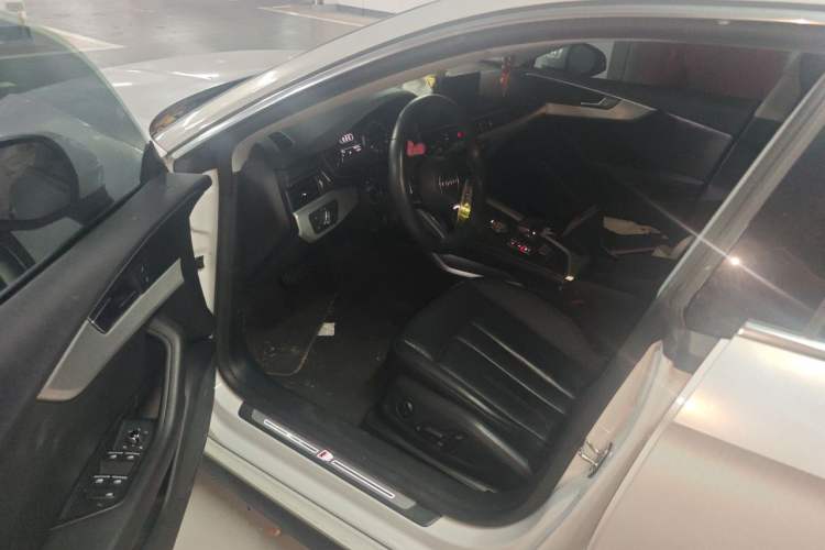 Used Audi A5 2019 Sportback 40 TFSI Fashion Model Driver Seat