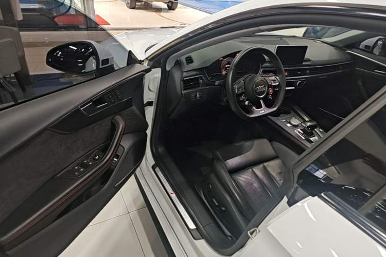 Used Audi A5 2019 Sportback 45 TFSI quattro Sport Model Driver Seat