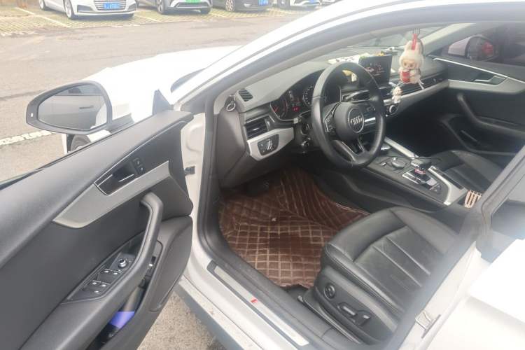 Used Audi A5 2019 Sportback 40 TFSI Fashion Model Driver Seat