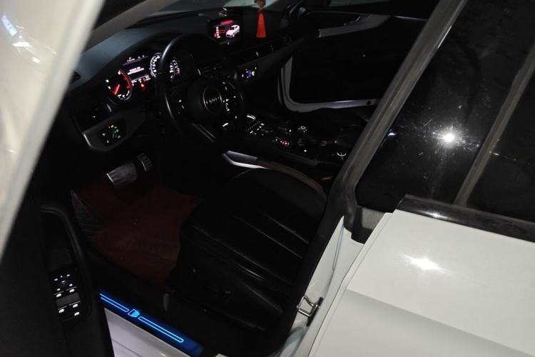 Used Audi A5 2019 Sportback 40 TFSI Fashion Model Driver Seat