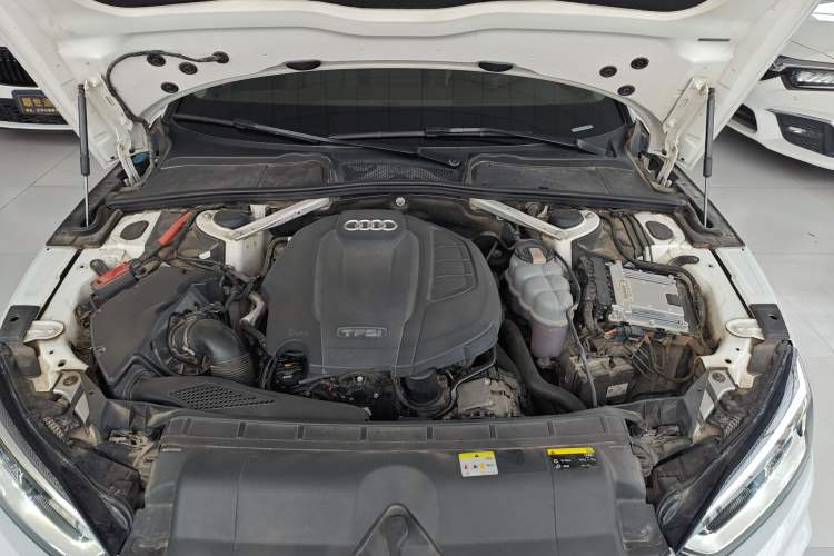 Used Audi A5 2019 Sportback 40 TFSI Fashion Model Engine Bay
