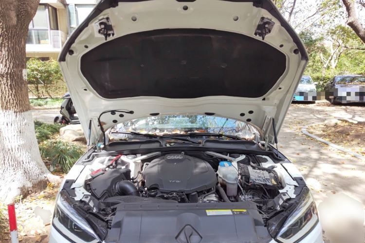 Used Audi A5 2019 Sportback 45 TFSI Fashion Model Engine Bay