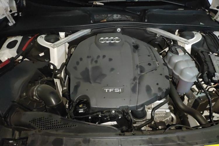 Used Audi A5 2019 Sportback 40 TFSI Fashion Model Engine Bay