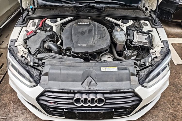 Used Audi A5 2019 Sportback 40 TFSI Fashion Model Engine Bay