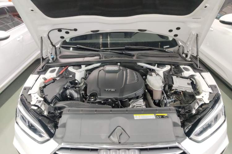 Used Audi A5 2019 Sportback 40 TFSI Fashion Model Engine Bay