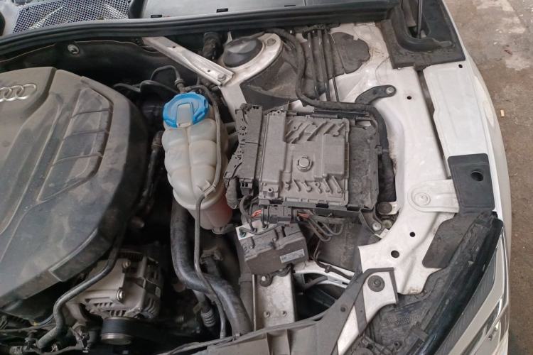 Used Audi A5 2019 Sportback 45 TFSI Fashion Model Engine Bay Left