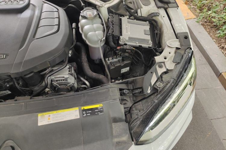 Used Audi A5 2019 Sportback 40 TFSI Fashion Model Engine Bay Left