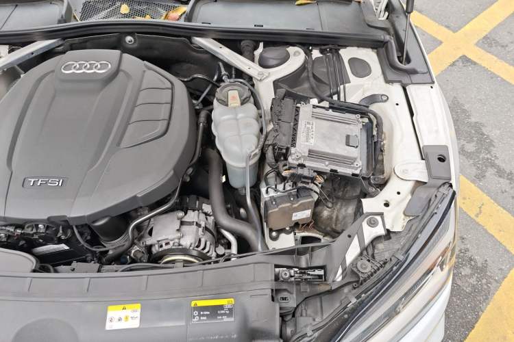 Used Audi A5 2019 Sportback 40 TFSI Fashion Model Engine Bay Left