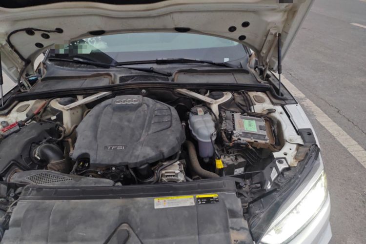 Used Audi A5 2019 Sportback 40 TFSI Fashion Model Engine Bay Left